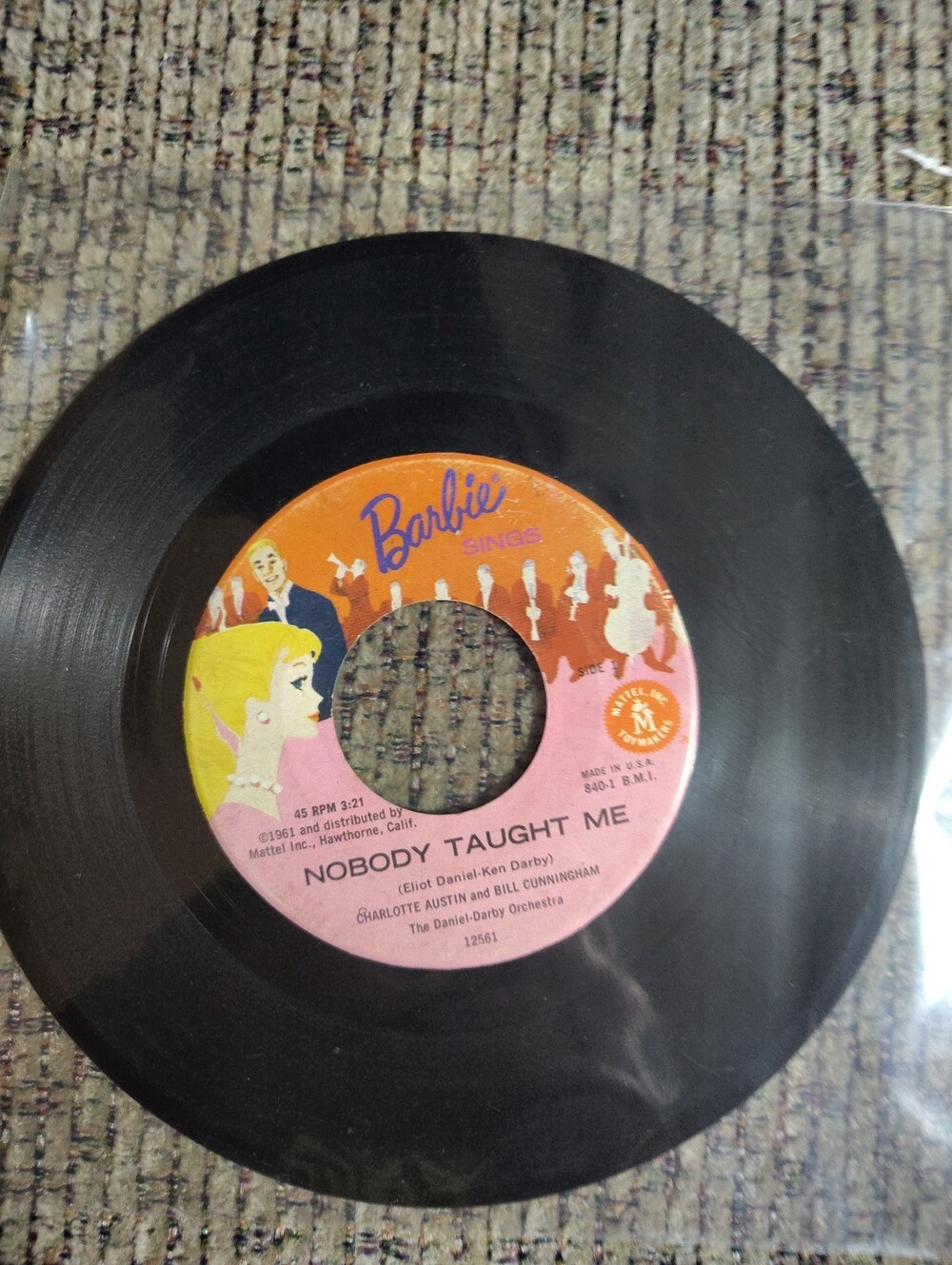 45 rpm vinyl records - Barbie Sings: Nobody Tahgt me and Ken